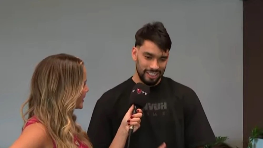 Lucas Paquetá chega ao Rio de Janeiro para fechar contrato com o Flamengo