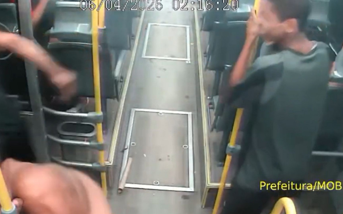 Homens são detidos após soltarem rojão dentro de ônibus do BRT