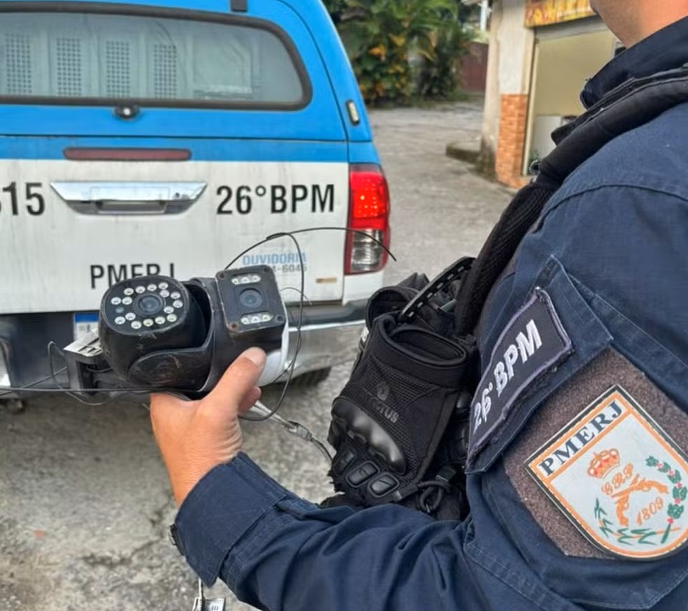 Polícia Militar apreende câmera utilizada por criminosos para vigiar operações em Petrópolis