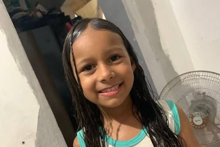 Menina de 7 anos é morta após criminosos invadirem residência na Baixada Fluminense