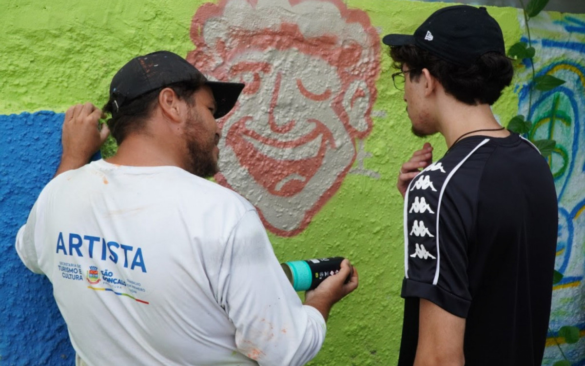 Curso gratuito de graffiti do CRIA SG impulsiona formação artística e inclusão cultural em São Gonçalo