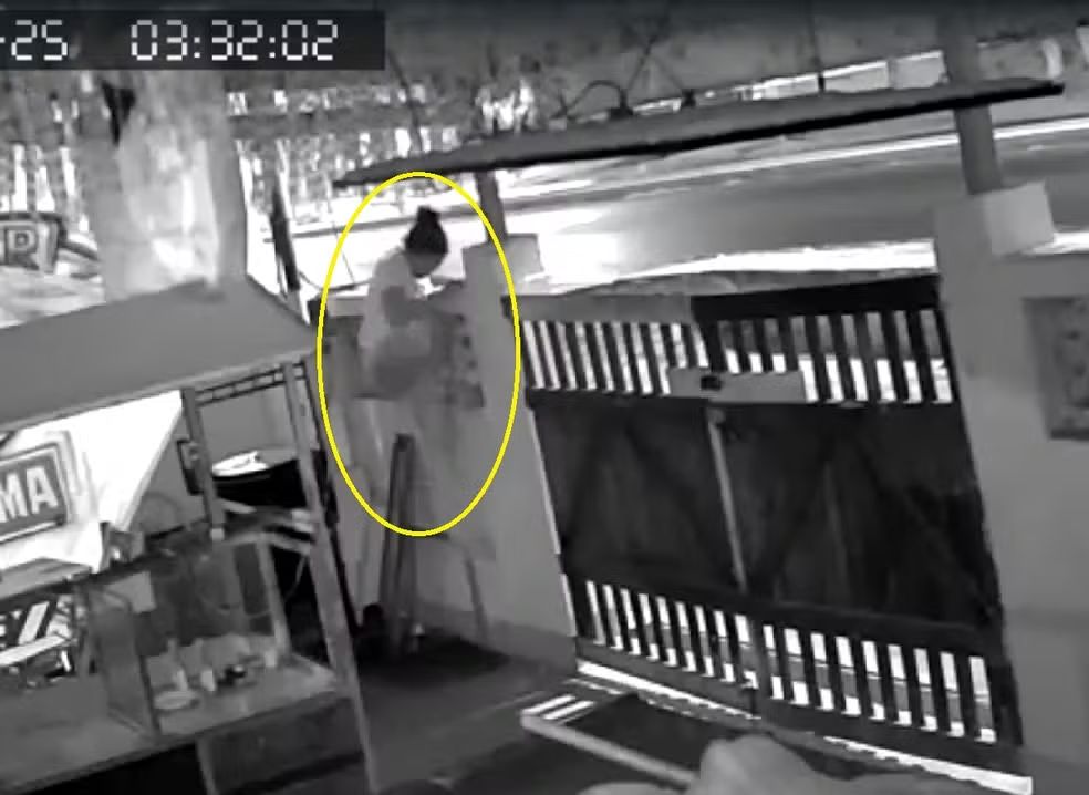 Mulher invade bar durante a madrugada e provoca prejuízo de R$ 1,8 mil após furtar dinheiro e produtos em Cabo Frio