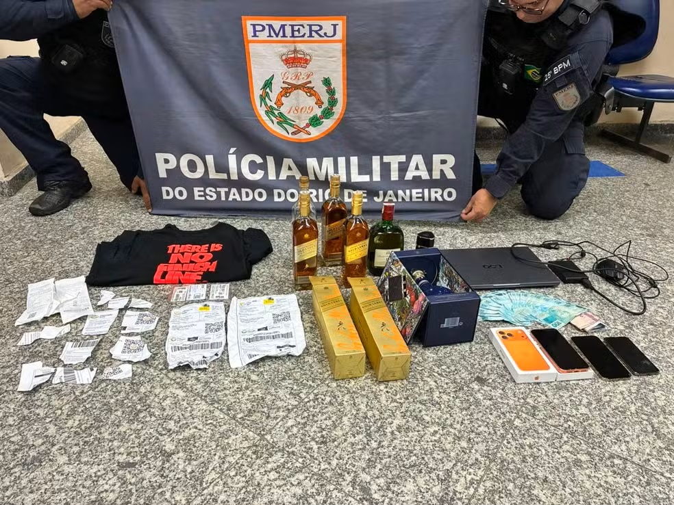 Quadrilha suspeita de aplicar golpes com cartões bancários é presa em Cabo Frio; prejuízo ultrapassa R$ 50 mil
