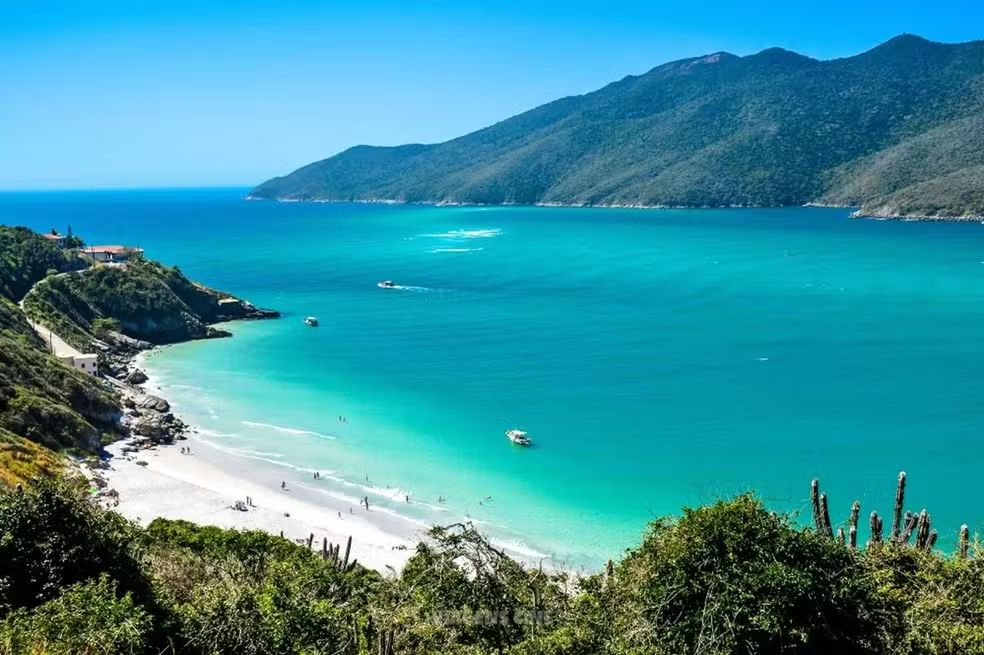 Pontal do Atalaia conquista lugar entre as 50 melhores praias do mundo em ranking internacional