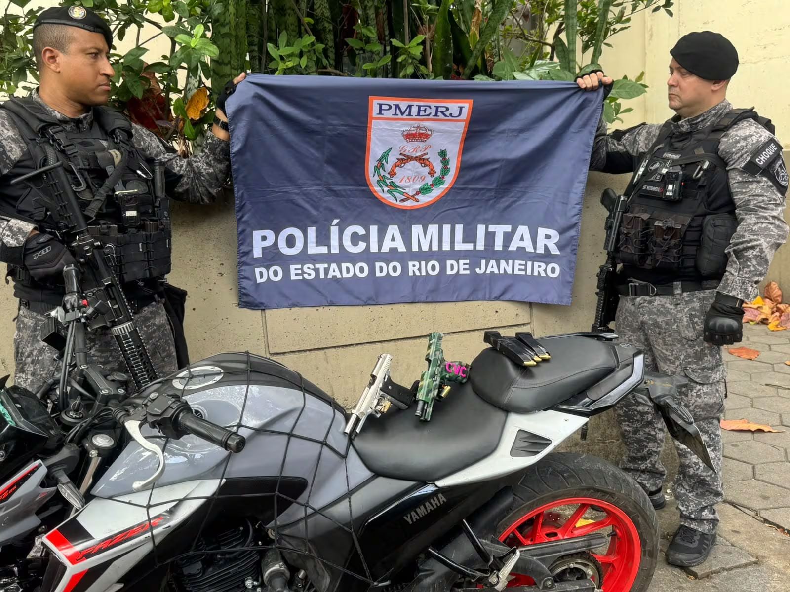 Suspeito morre em confronto com a PM durante tentativa de roubo em Cordovil, no Rio